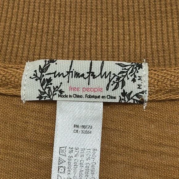 FREE PEOPLE Just Because Jumpsuit V-Neck Long Sleeve Pockets Jogger Hems Size M - Picture 5 of 16